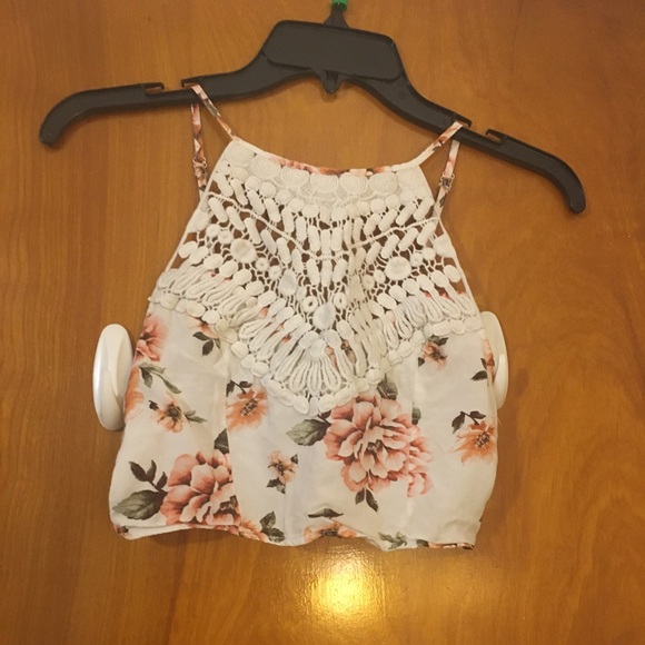 Forever 21 Tops - Forever 21” Crochet/Floral Crop Top